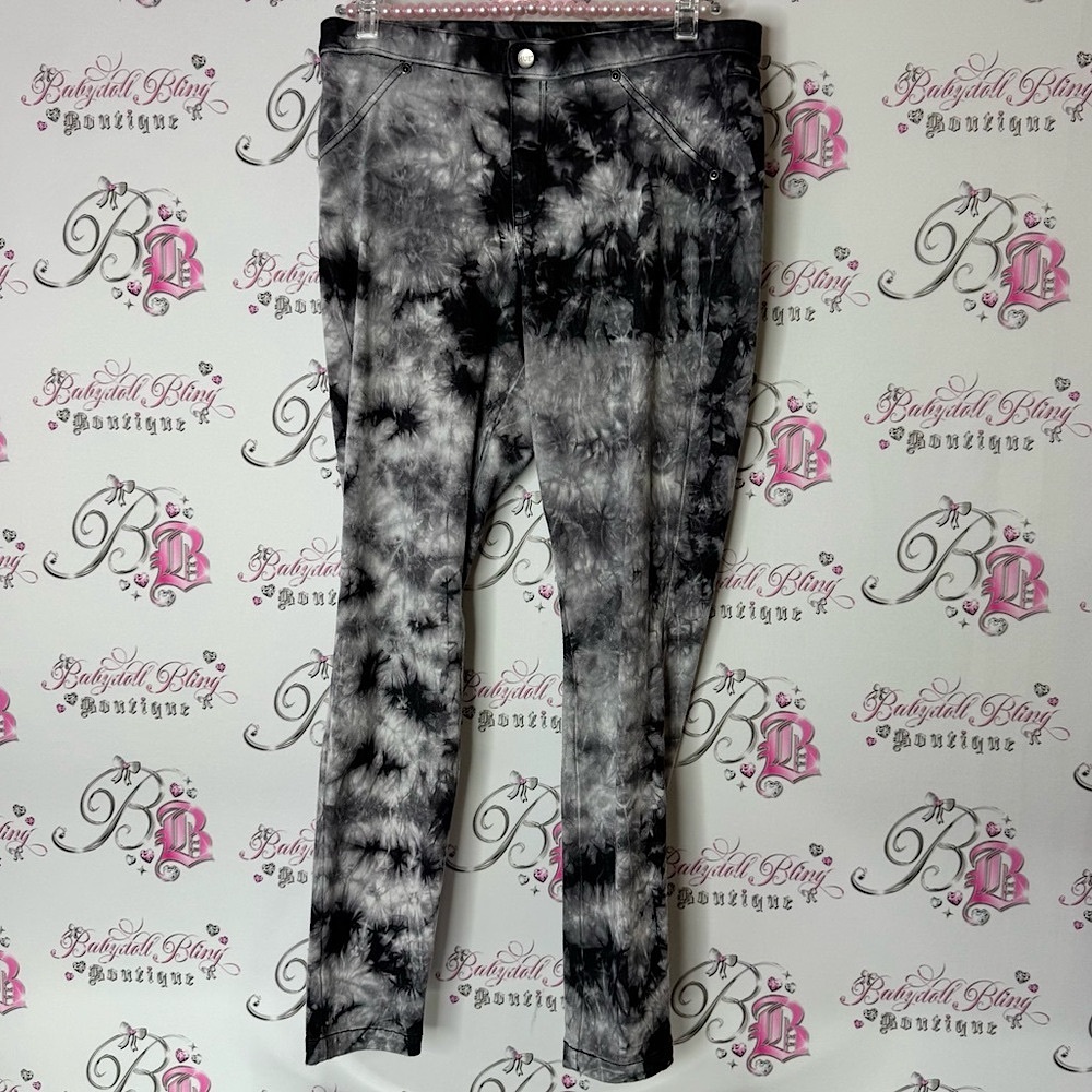 HUE pants stretchy Black and Gray Tie-Dye Skinny Jeans